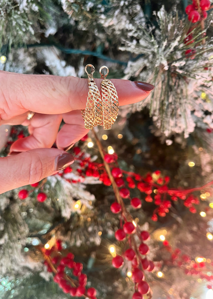 INTERWINED WIRE TEXTURE HOOP EARRIGNS