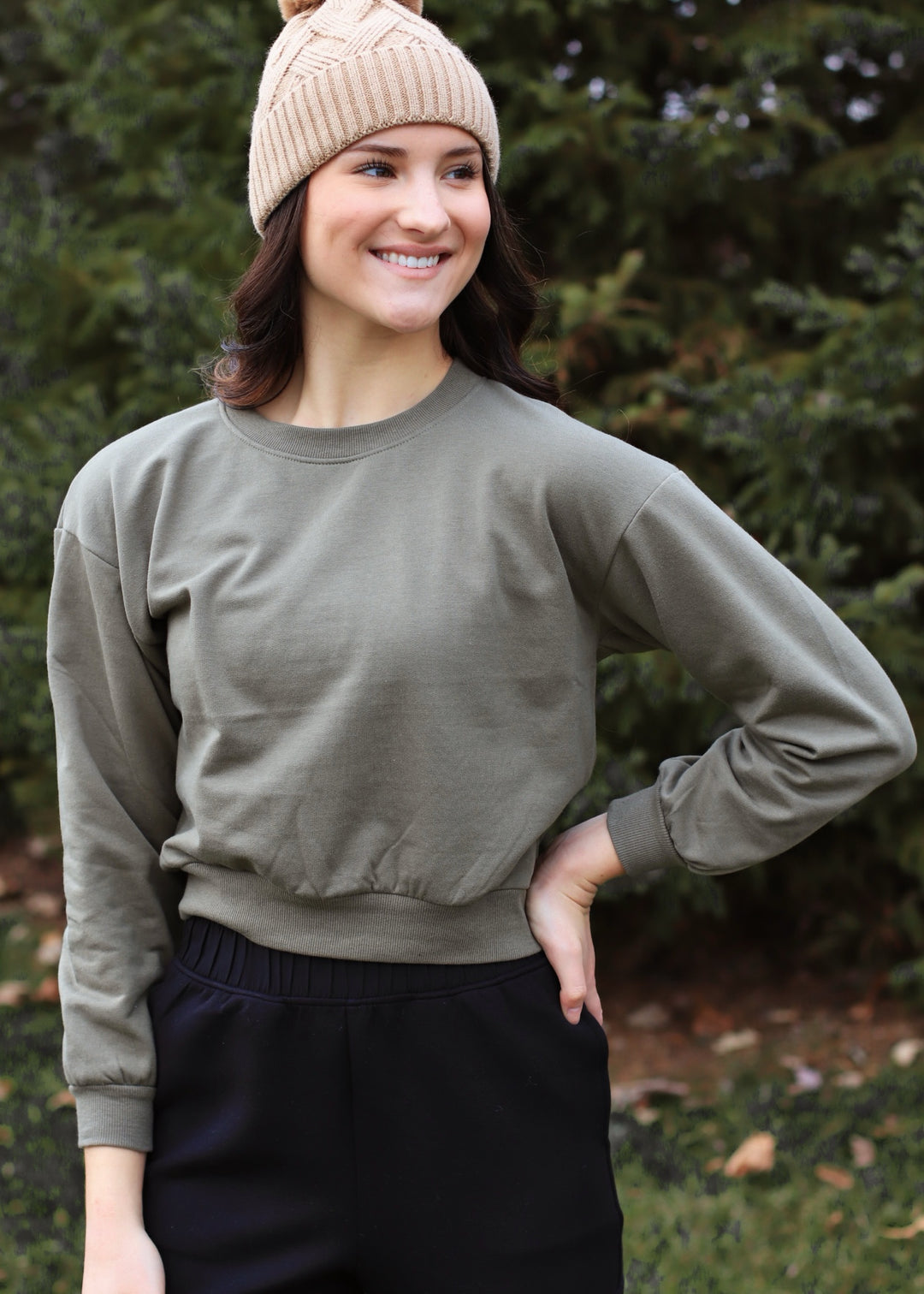 Pax Crop Sweatshirt in Olive