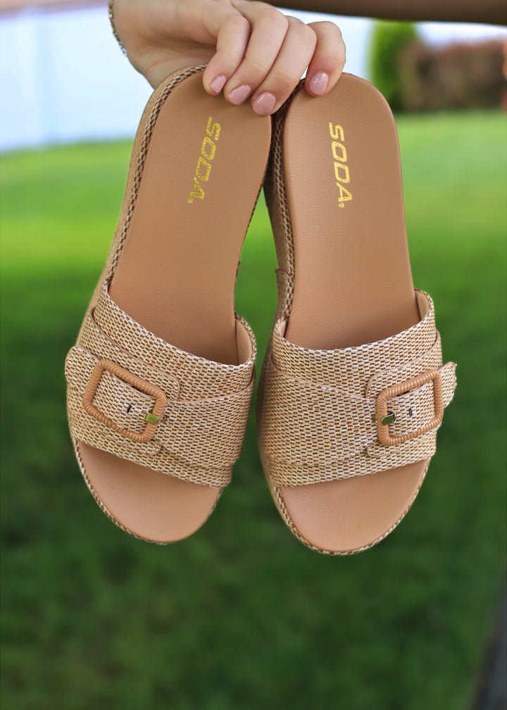 CLEARANCE FINAL SALE Raffia Platform Slides