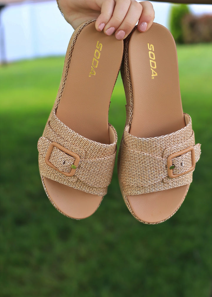 CLEARANCE FINAL SALE Raffia Platform Slides