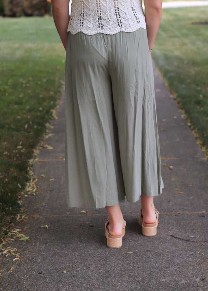 Quinn Wide Leg Capri Pants