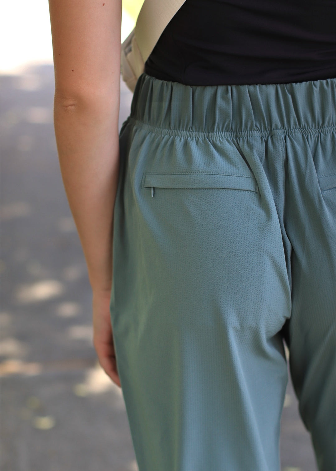 Sage Leaf Crinkle Woven Pants