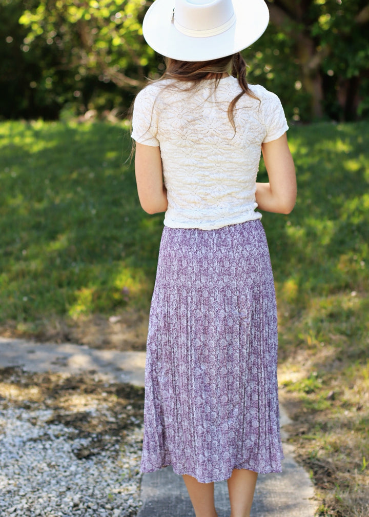 Daisy Short Sleeve Textured Flower Top