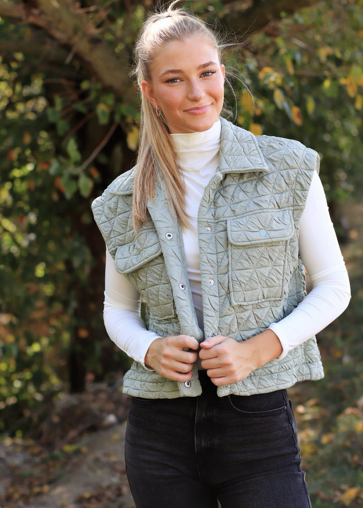 Triangle Quilted Stitch Button Up Vest in Olive