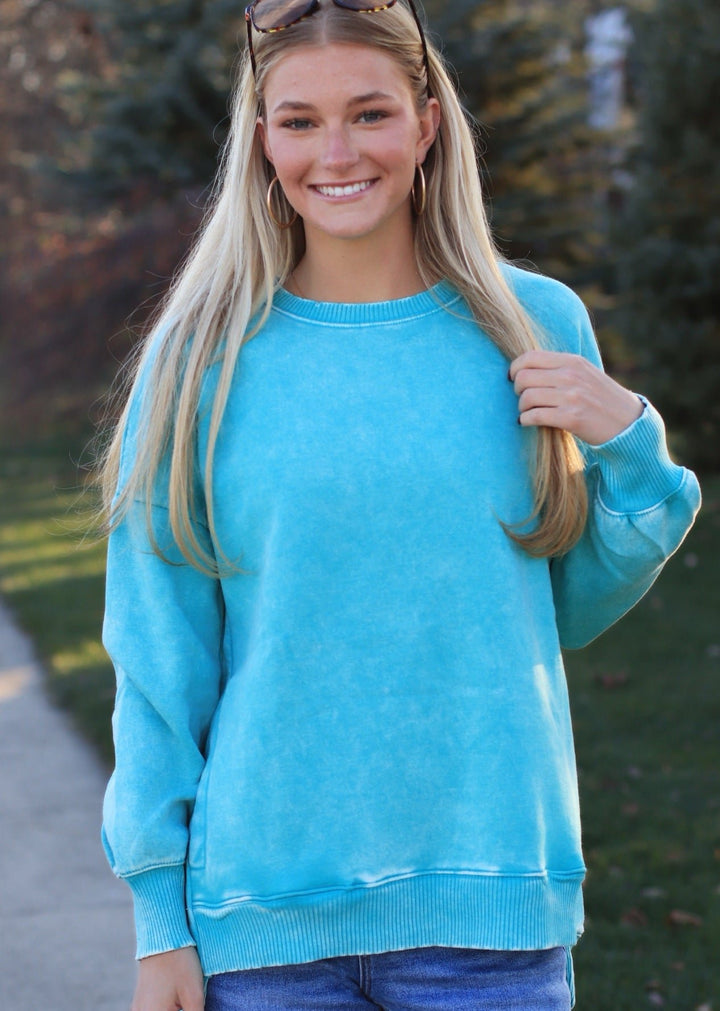 Acid Wash Fleece Hi-Low Pullover in Turquoise