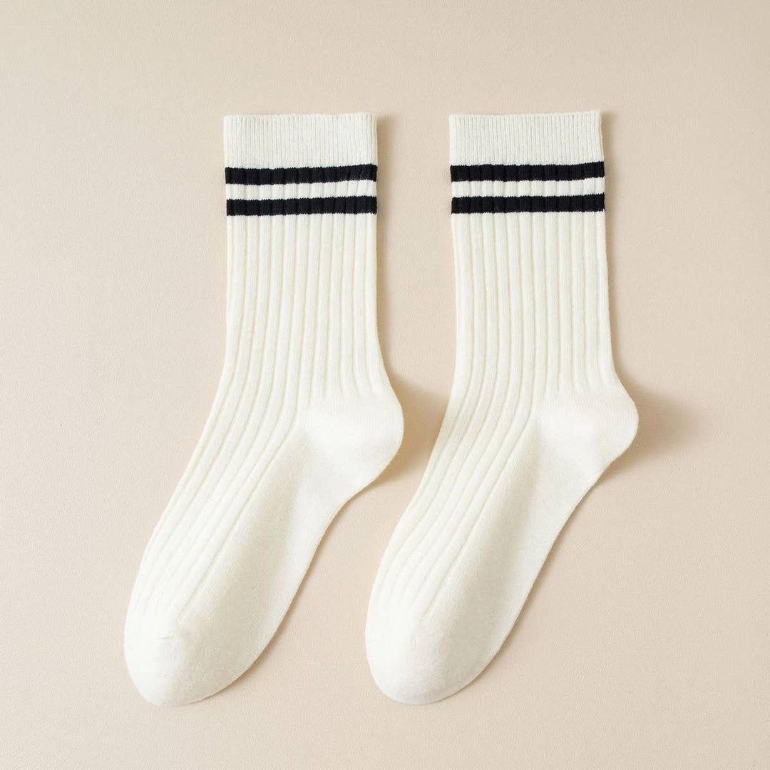 VERTICAL STRIPED COLLEGE STYLE MID-TUBE SOCKS